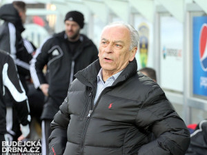 Rozladěný trenér Dynama František Cipro