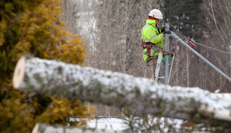 Technici E.ONu se během kalamity v minulém týdnu hodně zapotili
