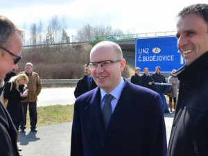 Při vzájemné diskusi nešetřili Ťok, Sobotka a Zimola úsměvy