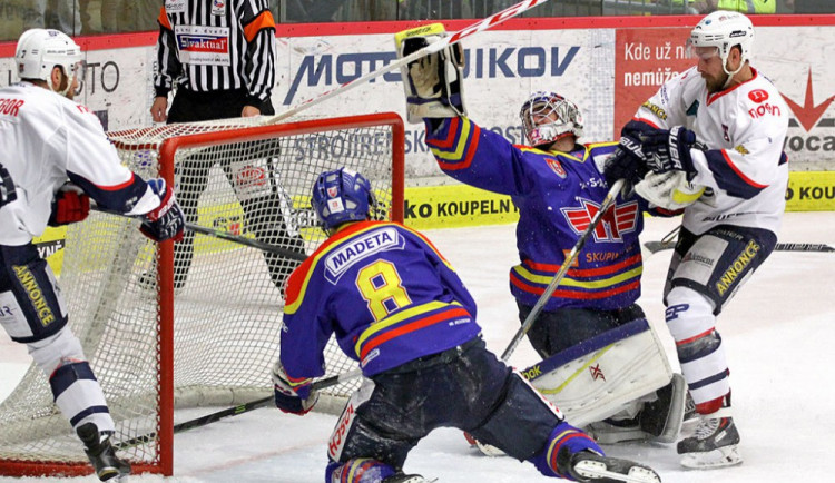 Naposledy se Motoru domácí zápas s Chomutovem nevydařil