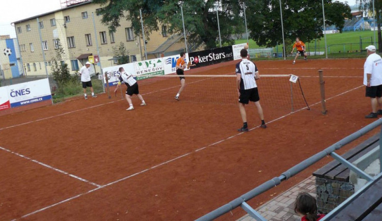 Nohejbalisté venku podruhé v řadě nebodovali, prohráli v Čelákovicích