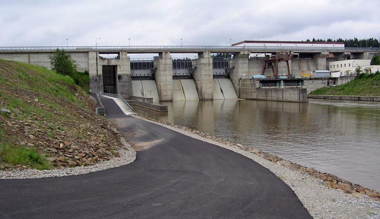 Vodní dílo Hněvkovice