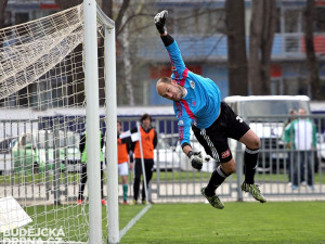 Po červené kartě Kladrubského dostalo Dynamo tři góly a zahodilo vyhraný zápas