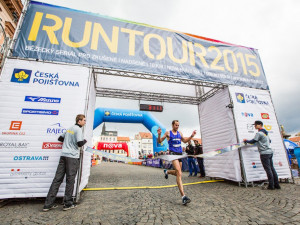 První RunTour roku 2015 ovládli suverénně Jan Kreisinger s Lucií Sekanovou