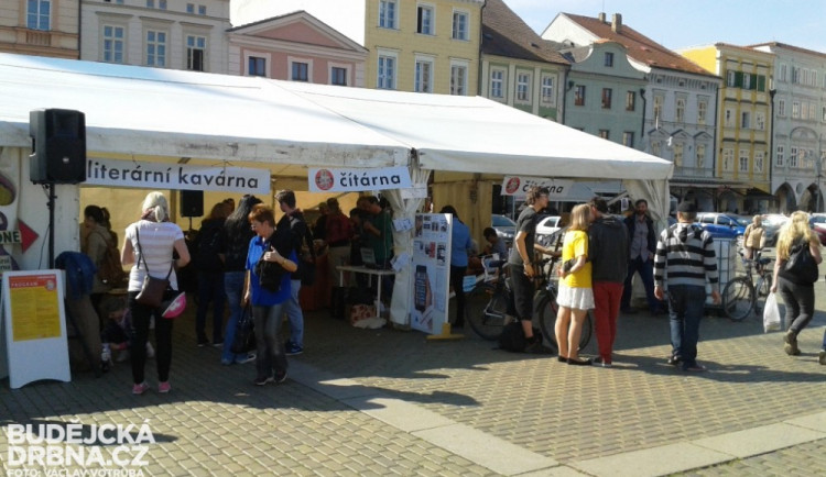 Literatura žije! na náměstí Přemysla Otakara II.