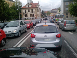 Kolaps dopravy z minulého týdne donutil hejtmana Zimolu sejít se s primátorem Budějc