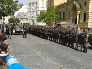 Krev, křik raněných, palba... Boj o České Budějovice vzbuzoval nemalé emoce