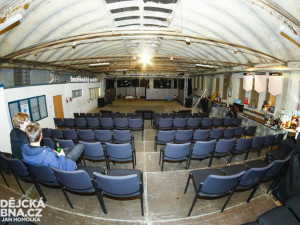 11:55 - Střepy a chlebíčky