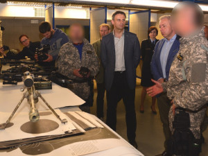 Policii není možné v Jihočeském kraji nahrazovat bezpečnostními agenturami, shodli se hejtman a ministr