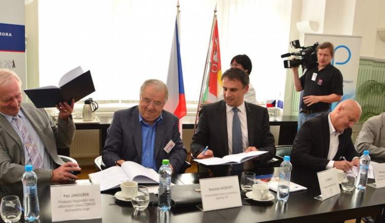 Podpis Regionální sektorovou dohodu pro Jihočeský kraj v oblasti elektrotechniky a energetiky