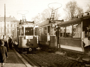 Tramvaje s cestujícími jezdily přes Mariánské náměstí do roku 1950