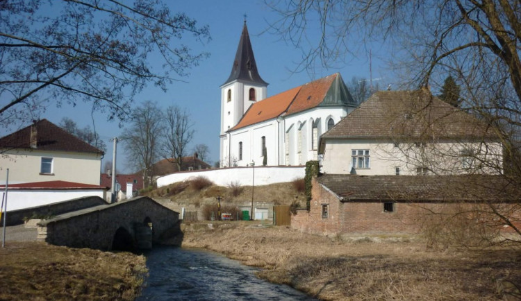 Vaše obec se stala jihočeskou Vesnicí roku 2015, slyšel od hejtmana starosta Jarošova nad Nežárkou