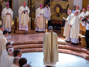 Svěcení po pětadvaceti letech. Budějce mají od soboty nového biskupa