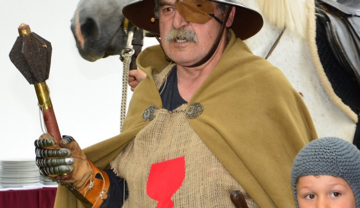 Zmodernizovaný památník v Trocnově