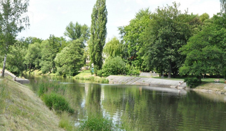 Město chystá protipovodňová opatření na Malši, mezi lidmi se však nesetkává s pochopením