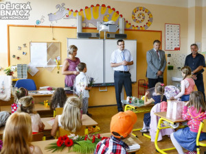 Předávání vysvědčení na ZŠ Grünwaldova