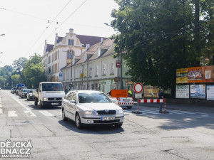 Začala uzavírka Husovy ulice