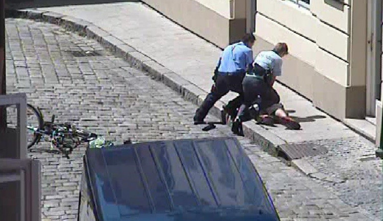 Bleskový zásah policistů zastavil zloděje kola ze Sokolského ostrova