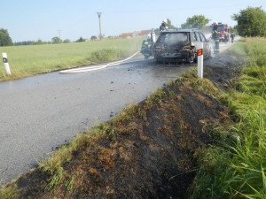 Požár vozu u obce Mirochov