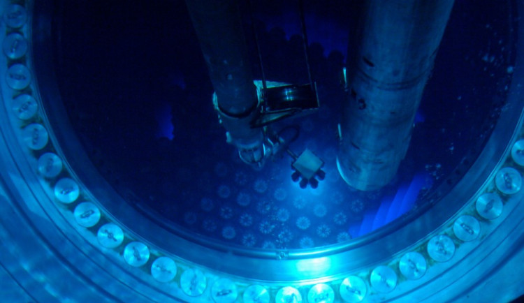 Během odstávky technici vymění čtvrtinu paliva