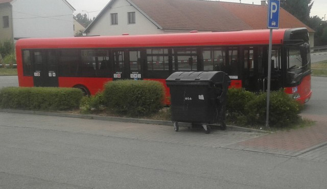 Atrapa bomby v autobuse MHD