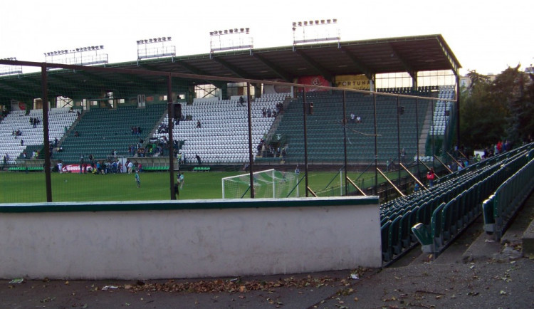 Fotbalové stadiony z veřejných peněz? Nesmysl