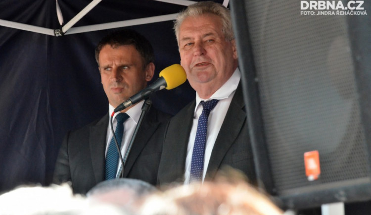 Zeman vzkázal uprchlíkům, že je do ČR nikdo nezval