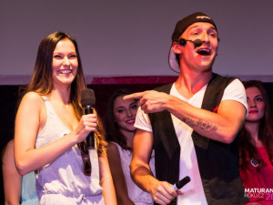 Kristýna Zevlová a Radek Bakalář při finálovém večeru