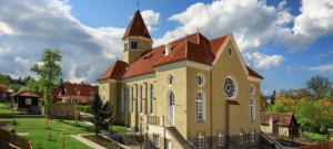 Krumlovská synagoga nyní nabízí výstavu fotografií Josipa Pelikana