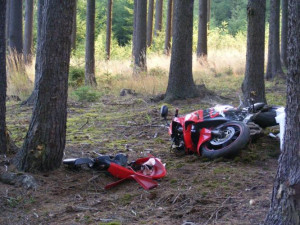 Na Táborsku nalezli mrtvého motorkáře