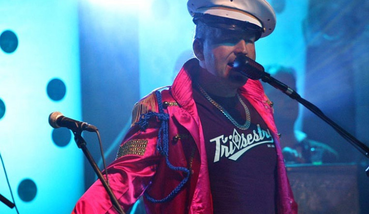 Tři sestry na Holkově.