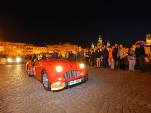 V pátek zaburácejí na náměstí motory, odstartuje zde setinová rallye South Bohemia Classic