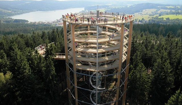 Stezka korunami stromů