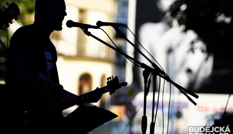 Zadarmo plno muziky. Tak by se dalo okomentovat letošní budějcké léto