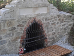 Další důvod k návštěvě Lipna - Černá v Pošumaví zrekonstruovala portál do Josefovy štoly