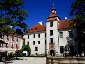 Prohlídku zámků si můžete o víkendu zpestřit koncerty