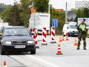 Cvičení policie a armády na hraničním přechodě Dolní Dvoříště