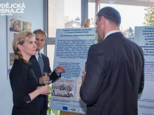 Škola v proměnách času. Nová výstava prezentuje zajímavou historii, ale i současnost Gymnázia Česká