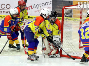 Hokejová exhibice mladých motoráků
