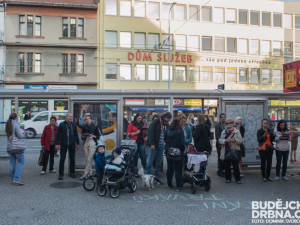 Koncert na balkoně pošty