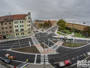 FOTO: Práce na Žižkově třídě finišují, otevře se 23. října