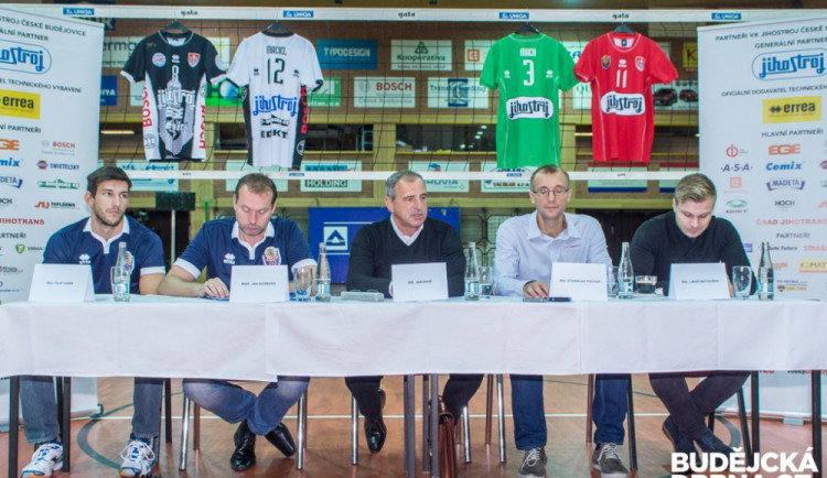 Přesezonní tisková konference