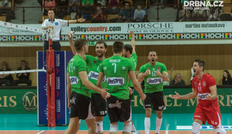 Domácí premiéru zvládl Jihostroj na výbornou! Dukle Liberec nepovolil ani set