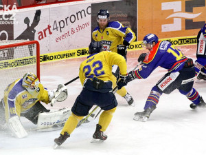 Jedna z prvních vážnějších šancí zápasu v podání Michala Švihálka