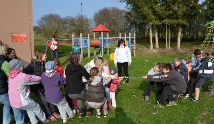 Oranžové hřiště v Záblatíčku