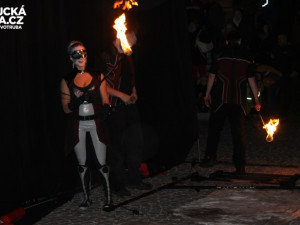 Českými Velenicemi prošel lampionový průvod již podesáté