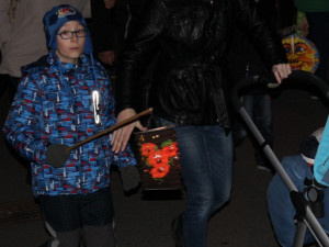 Českými Velenicemi prošel lampionový průvod již podesáté