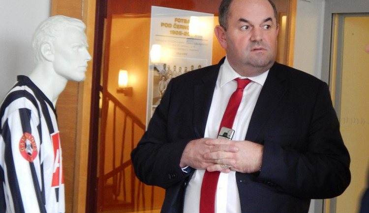 Šéf české kopané na výstavě o historii fotbalu