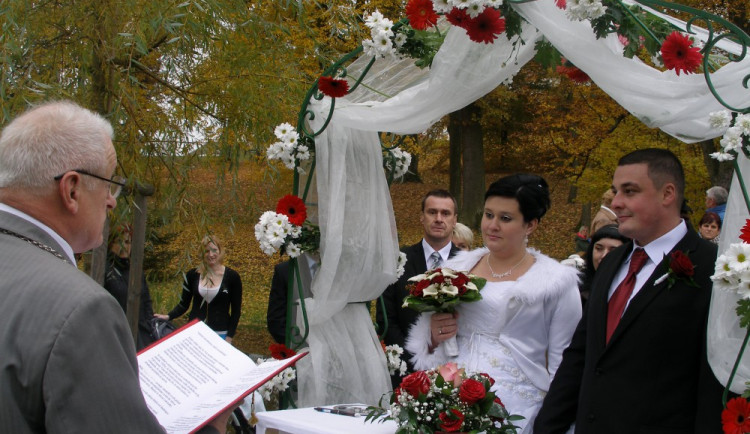 Nikola Kabelová a Martin Telingra ze Zlivi uzavřeli letošní temelínskou svatební sezónu