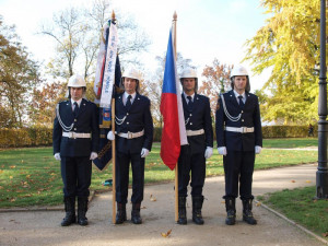 Složení služebního slibu hasičů a předání medailí